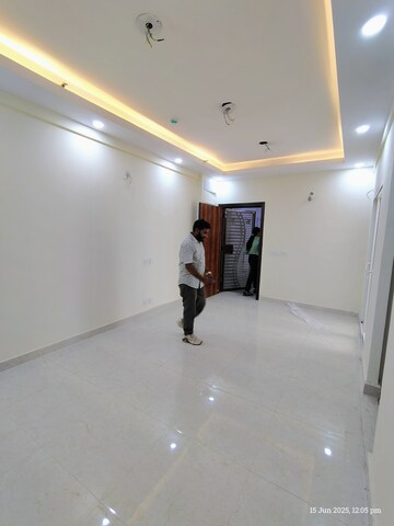 Room in 2 BHK Apartment at Amrapali Enchante, Tech Zone 4 Greater Noida – for Rent