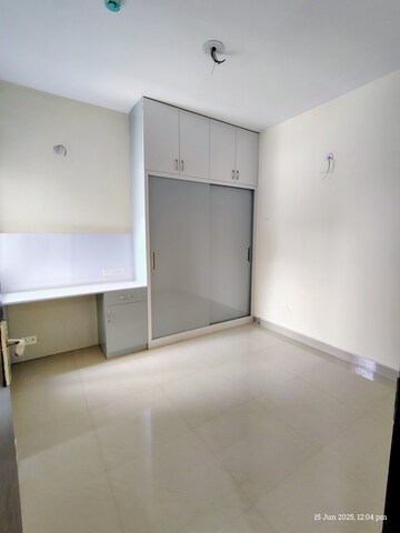 Room in 2 BHK Apartment at Amrapali Enchante, Tech Zone 4 Greater Noida – for Rent