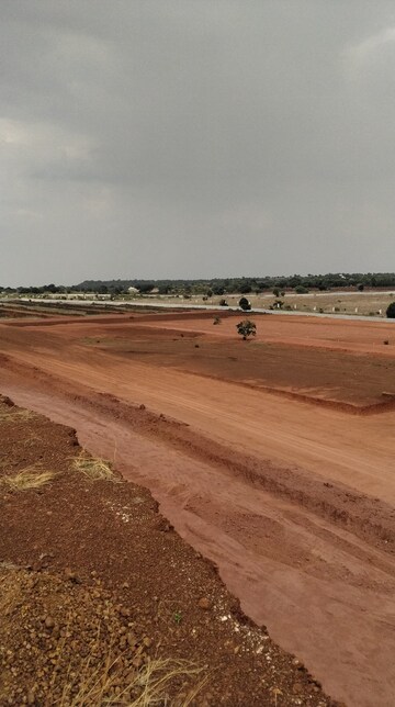 Plot For Sale in Manneguda