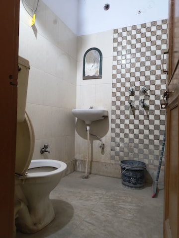 Master Bedroom in 1 RK Builder Floor at Madanpur Khadar – for Rent