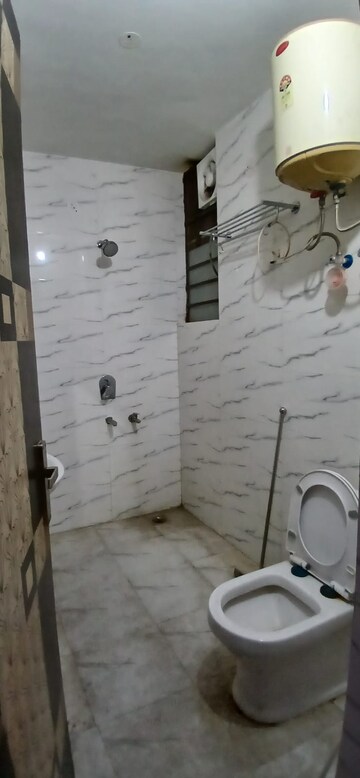 Attached Bathroom in 2 BHK Builder Floor at Sector 31 – for Rent
