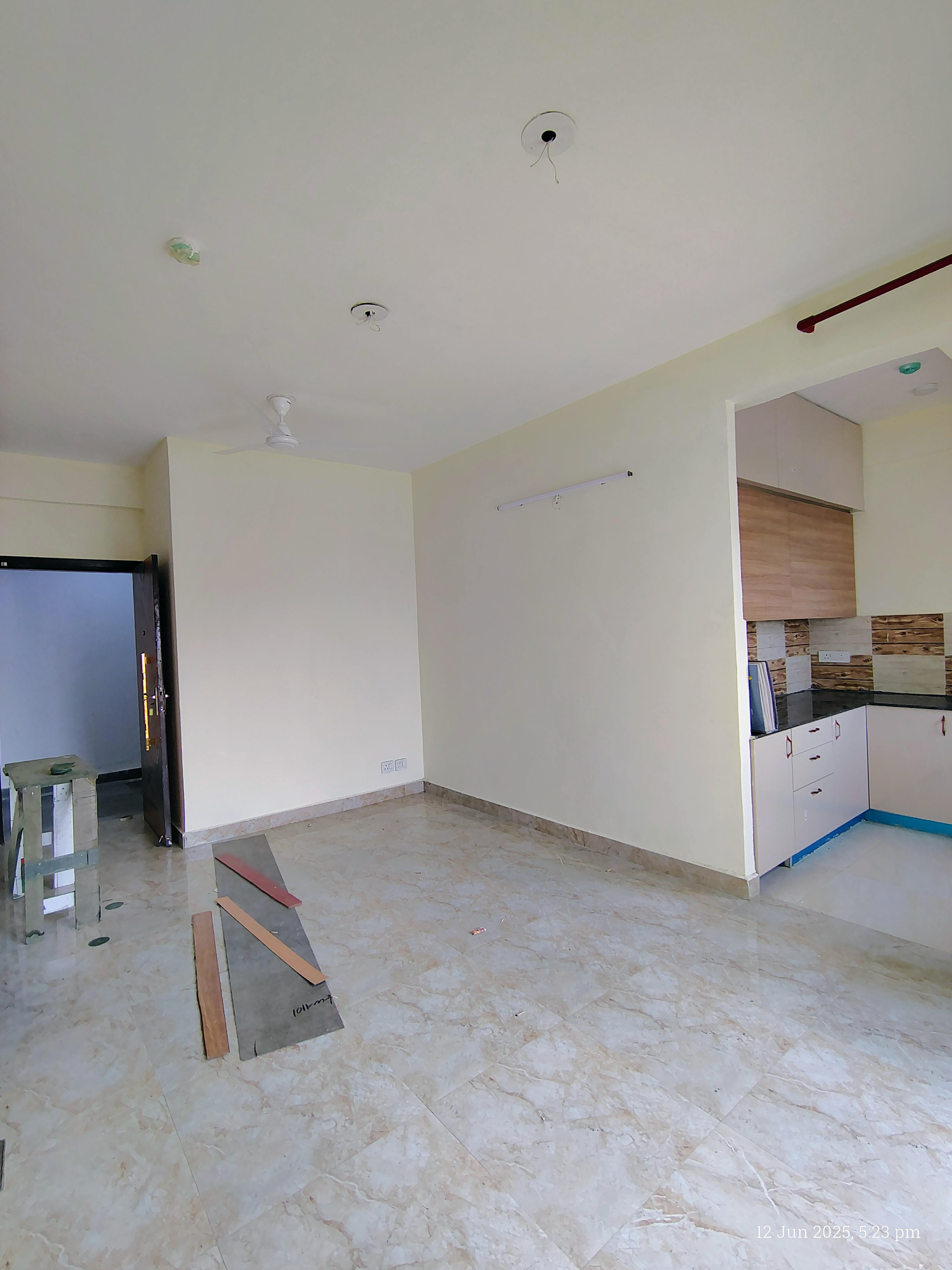 2 BHK Apartment For Rent in Amrapali Enchante