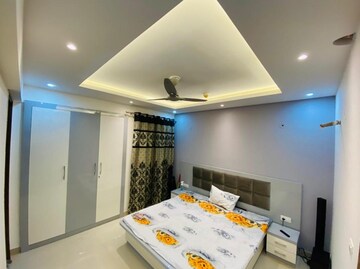 Bedroom in 3 BHK Apartment at Gomti Nagar – for Rent