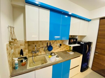 Kitchen in 3 BHK Apartment at Gomti Nagar – for Rent