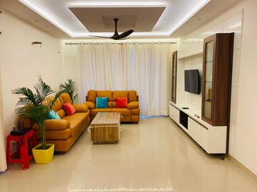 Living Room in 3 BHK Apartment at Gomti Nagar – for Rent