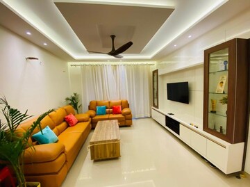 Living Room in 3 BHK Apartment at Gomti Nagar – for Rent