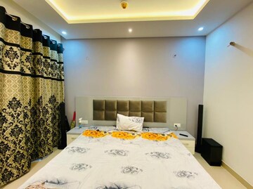 Bedroom in 3 BHK Apartment at Gomti Nagar – for Rent