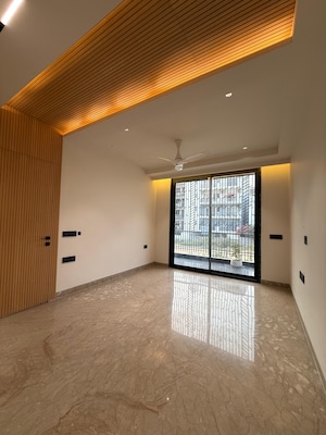 Room in 4 BHK Builder Floor at Ansal Sushant Floors, Sushant Lok ii – for Sale