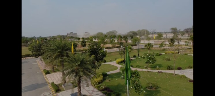 Garden, sector 98  100 Sq.Yd. Plot In Sector 98 Faridabad 8814518