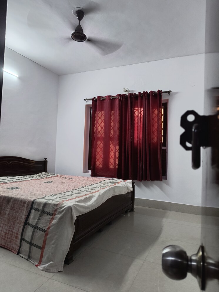 Bedroom, sarita vihar 2 Bedroom 1400 Sq.Ft. Apartment In Sarita Vihar Delhi 8814544