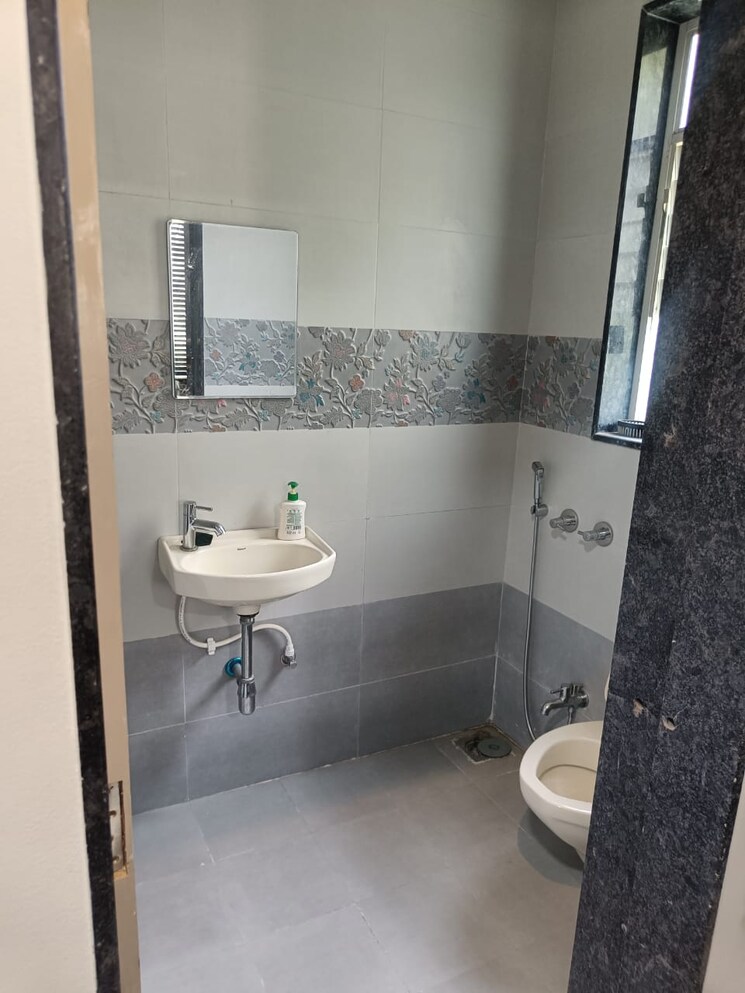 Bathroom, darode-jog-shriniwas-bharatshree 3 Bedroom 1563 Sq.Ft. Apartment In Erandwane Pune 8814524