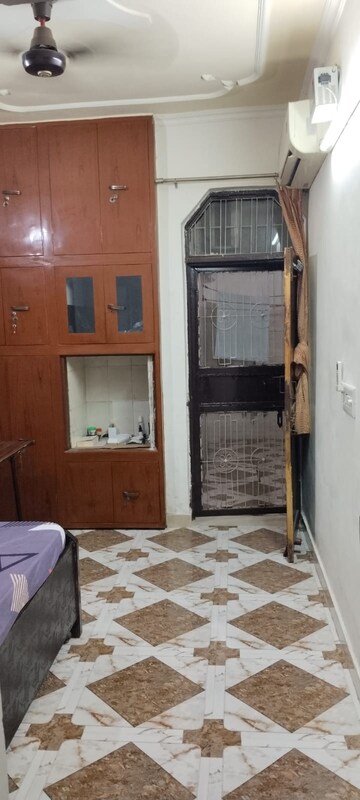 Bathroom in 1.5 BHK Builder Floor at Sector 31 – for Rent