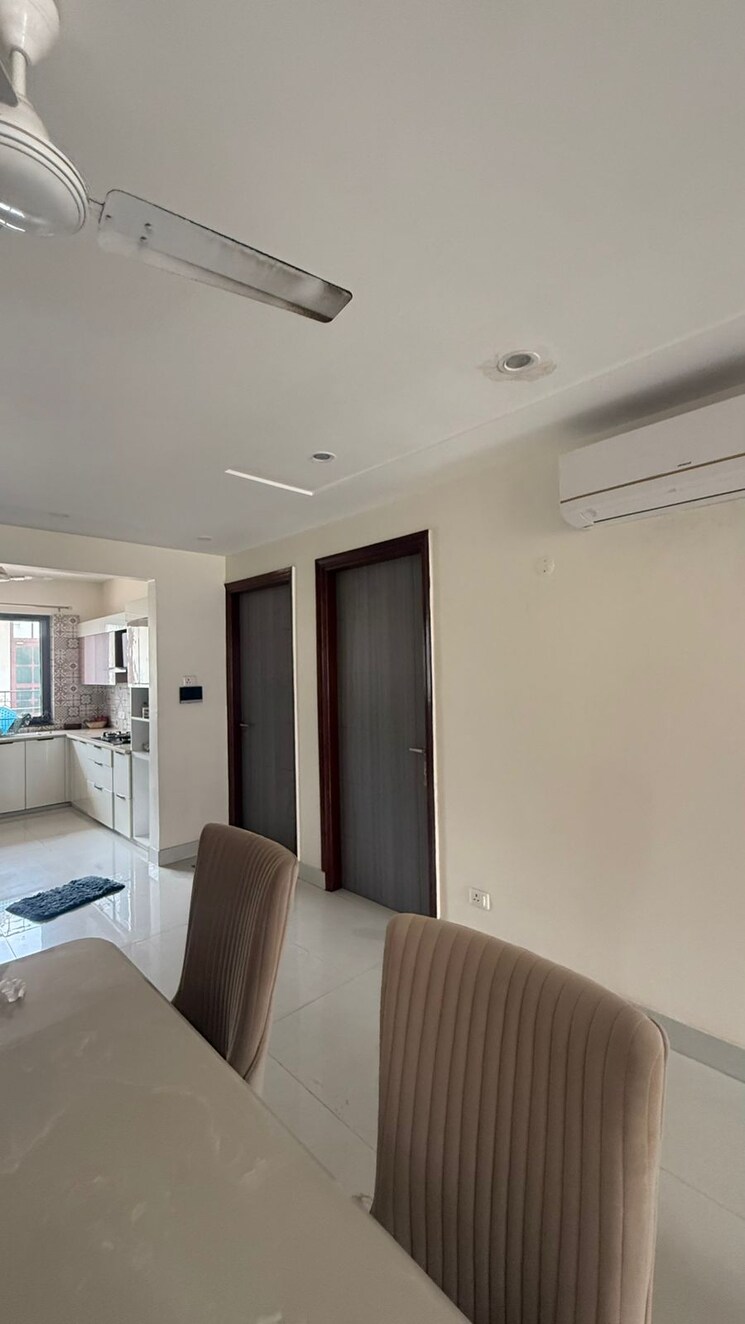 Living Room, sector 10a 3 Bedroom 383 Sq.Yd. Builder Floor In Sector 10a Gurgaon 8814581