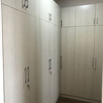 Bathroom in 3.5 BHK Apartment at Ireo Victory Valley, Ramgarh Dhani – for Rent