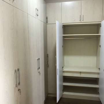 Bathroom in 3.5 BHK Apartment at Ireo Victory Valley, Ramgarh Dhani – for Rent