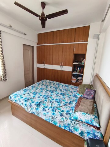 Bedroom in 2 BHK Apartment at Thane West – for Rent
