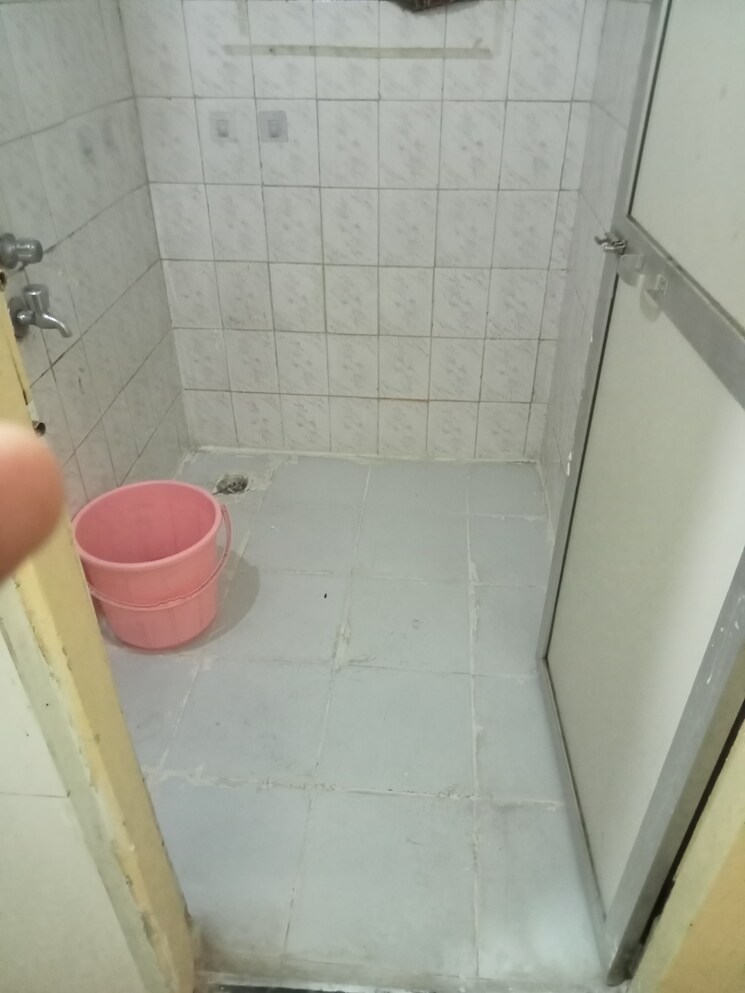 Bathroom, nanak-chs 1 Bedroom 550 Sq.Ft. Apartment In Kopar Khairane Navi Mumbai 8814585