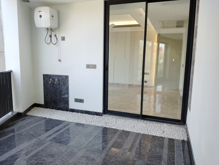 Room, hauz khas enclave 4 Bedroom 5000 Sq.Ft. Apartment In Hauz Khas Enclave Delhi 8814583