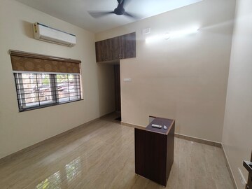 Room in 3 BHK Villa at Kodambakkam – for Rent