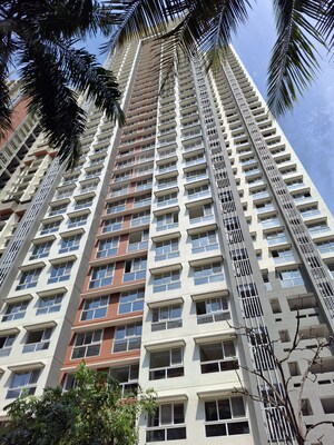 2 BHK Apartment For Sale in Wadhwa TW Gardens, Kandivali East