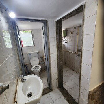 Bathroom in 1 BHK Apartment at Sarthak CHS Goregaon, Goregaon East – for Rent