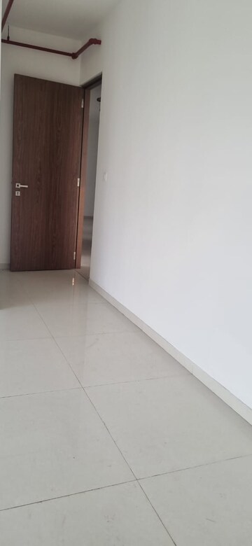 Room in 2 BHK Apartment at Piramal Mahalaxmi, Mahalaxmi – for Rent