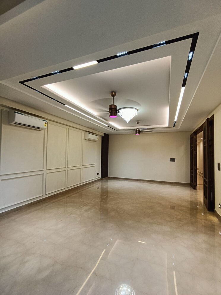 Room, navjeevan vihar 4 Bedroom 3000 Sq.Ft. Builder Floor In Navjeevan Vihar Delhi 8814745