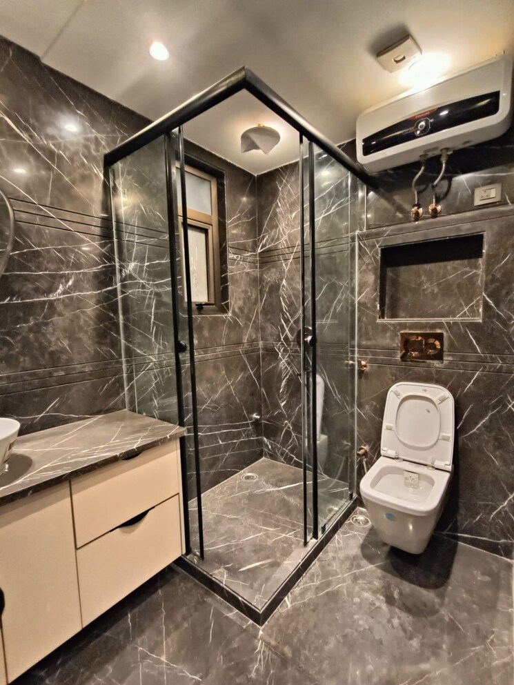 Bathroom, navjeevan vihar 4 Bedroom 3000 Sq.Ft. Builder Floor In Navjeevan Vihar Delhi 8814745