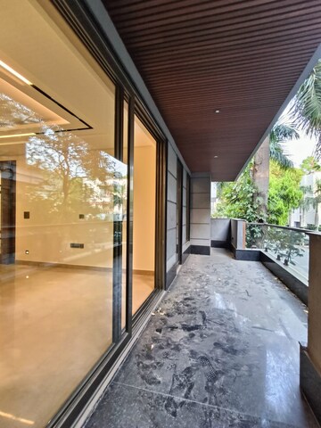Building Lobby in 4 BHK Builder Floor at Navjeevan Vihar – for Rent