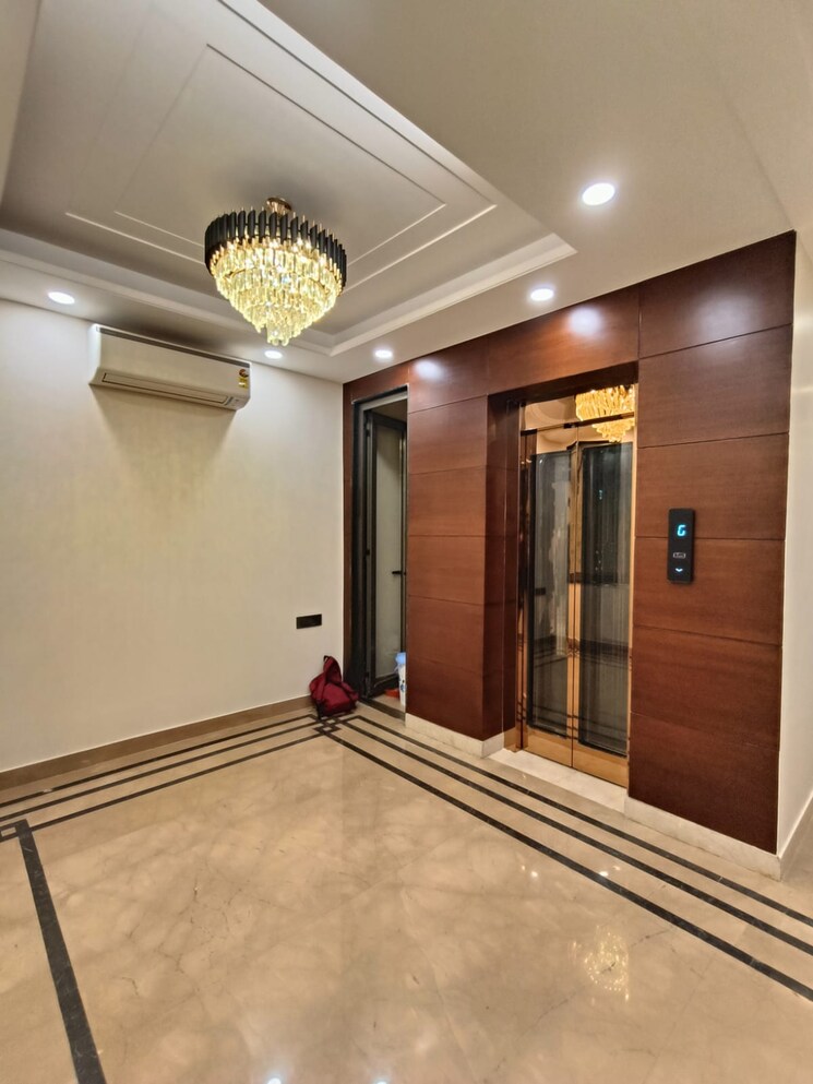 Room, navjeevan vihar 4 Bedroom 3000 Sq.Ft. Builder Floor In Navjeevan Vihar Delhi 8814745