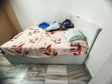 Bedroom in 1 BHK Apartment at Vile Parle East – for Rent