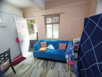 Living Room in 1 BHK Apartment at Vile Parle East – for Rent