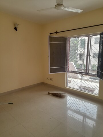 Room in 3 BHK Apartment at Sector 47 – for Rent