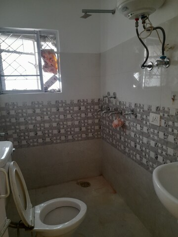 Bathroom in 3 BHK Apartment at Sector 47 – for Rent