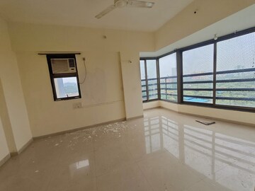 Room in 3 BHK Apartment at Sufalam Apartment Chembur, Chembur – for Rent