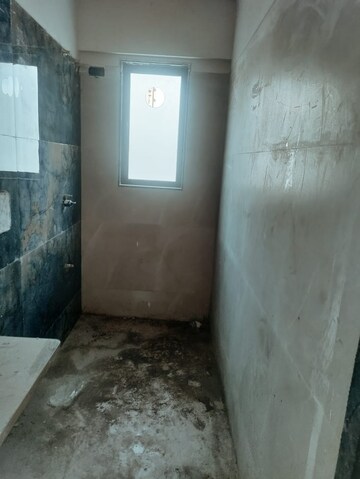 Room in 2 BHK Apartment at Monarch West View, Santacruz West – for Rent