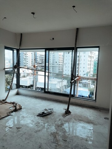 Room in 2 BHK Apartment at Monarch West View, Santacruz West – for Rent