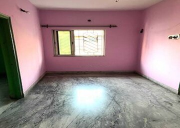 Room in 2 BHK Apartment at Sealdah – for Rent