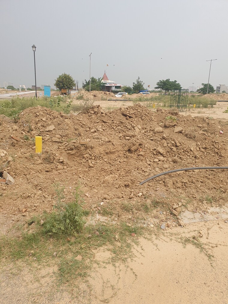 Garden, wave-city  194 Sq.Yd. Plot In Wave City Ghaziabad 8814812