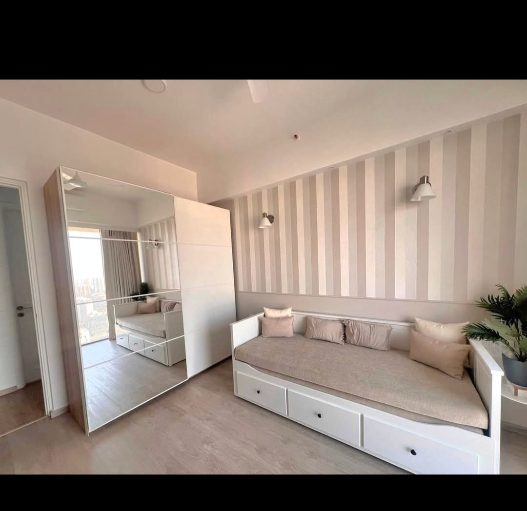 2 BHK + Pooja Room Apartment For Rent in Transcon Triumph Tower