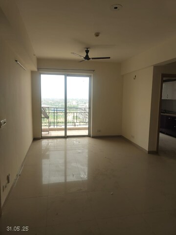 Room in 3 BHK Apartment at BPTP Spacio, Sector 37d – for Rent