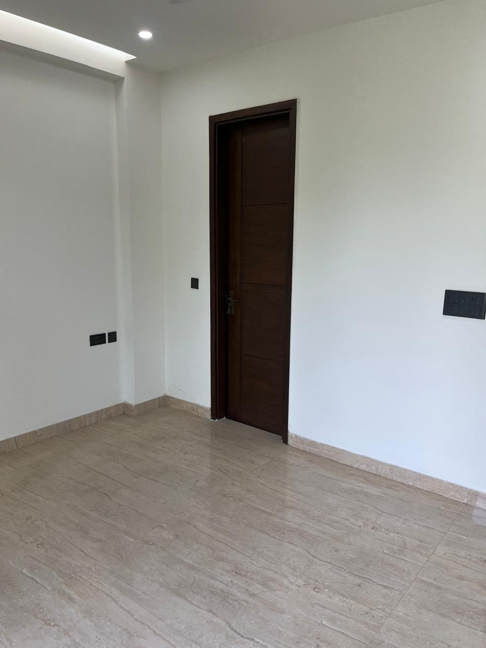 3 BHK + Servant Room Apartment For Rent in Emaar Gurgaon Greens