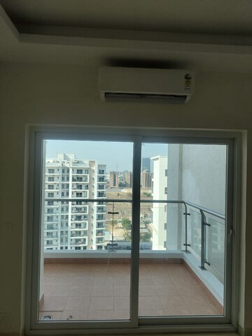 Room in 3 BHK Apartment at Emaar Gurgaon Greens, Sector 102 – for Rent