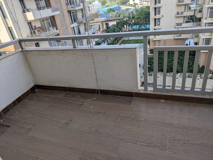 Balcony, emaar-gurgaon-greens 3 Bedroom 1650 Sq.Ft. Apartment In Sector 102 Gurgaon 8814927