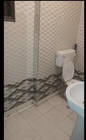 Bathroom in 1.5 BHK Builder Floor at Mayur Vihar – for Rent