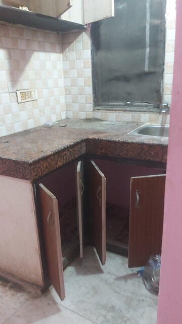 Furnished Amenities in 1.5 BHK Builder Floor at Mayur Vihar – for Rent