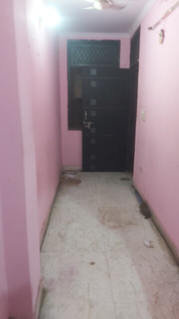 Room in 1.5 BHK Builder Floor at Mayur Vihar – for Rent