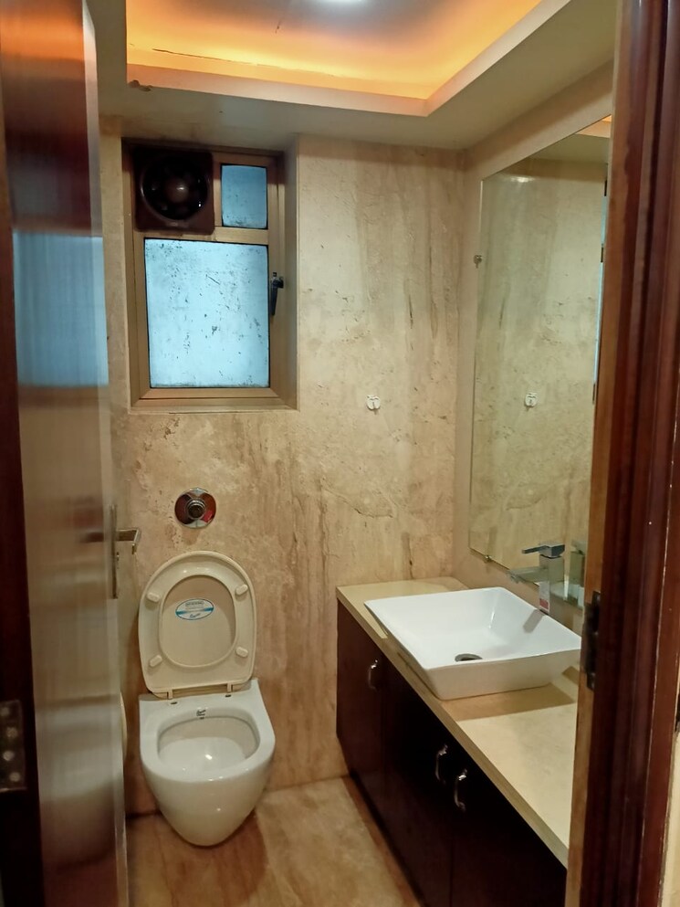 Bathroom, l-nagpal-la-vie 4 Bedroom 2800 Sq.Ft. Apartment In Khar West Mumbai 8814962