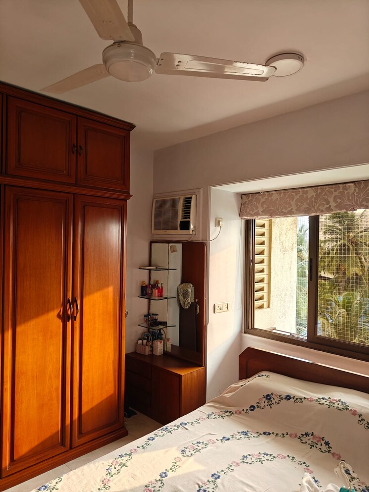 Bedroom, usha-kiran-apartment 2 Bedroom 1000 Sq.Ft. Apartment In Khar West Mumbai 8814970