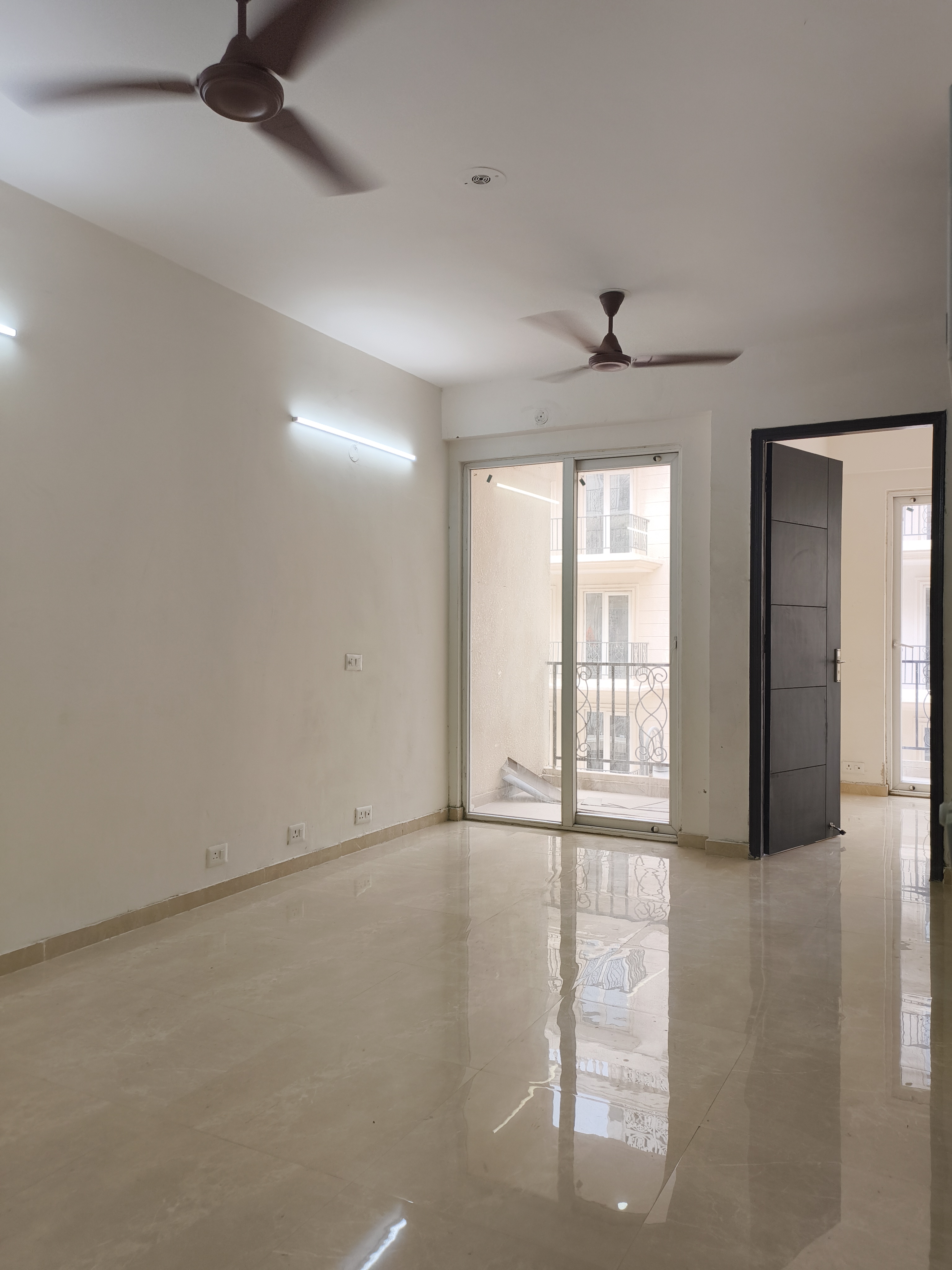 2.5 BHK + Study Room Builder Floor For Rent in Signature Global Park